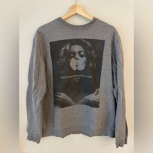 Beyoncé tour sweatshirt